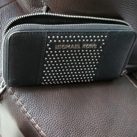 Black studded Michael kors wristlet, used - Picture 5 of 5